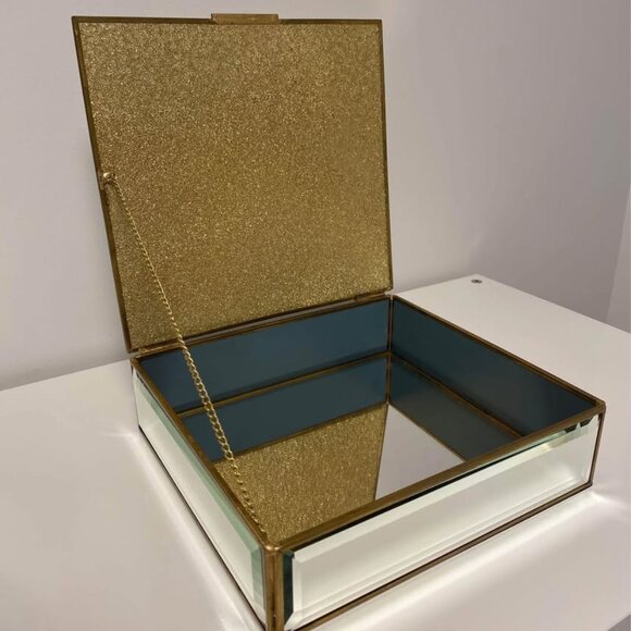 Kensie Home Bevelled Edge Mirrored Gold Jewelry Storage Box - Picture 4 of 9